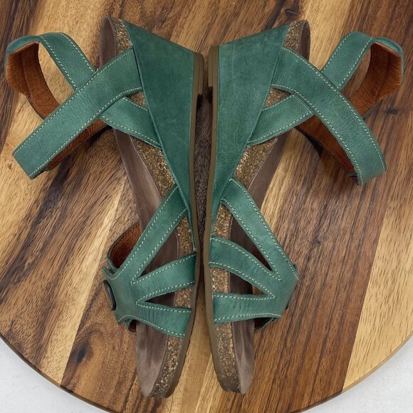 Taos Charade 5574 Womens 9/40 Green Gold Leather Hook & Loop Wedge Sandals - Picture 10 of 13